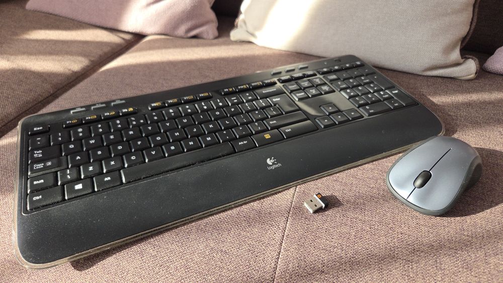 Kit tastatura si mouse Logitech Mk520