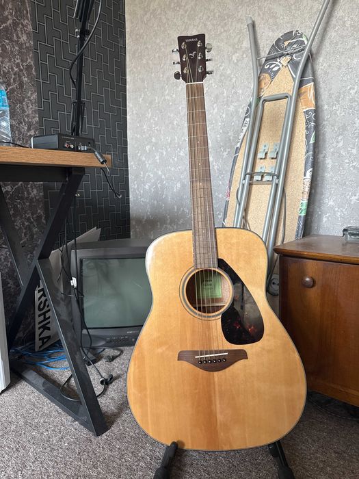 Акустическая гитара Yamaha  fg800