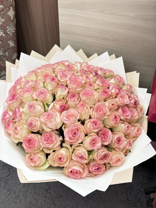 Розовые розы супер