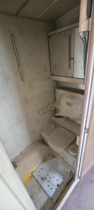 Каравана дължина 5,80м.