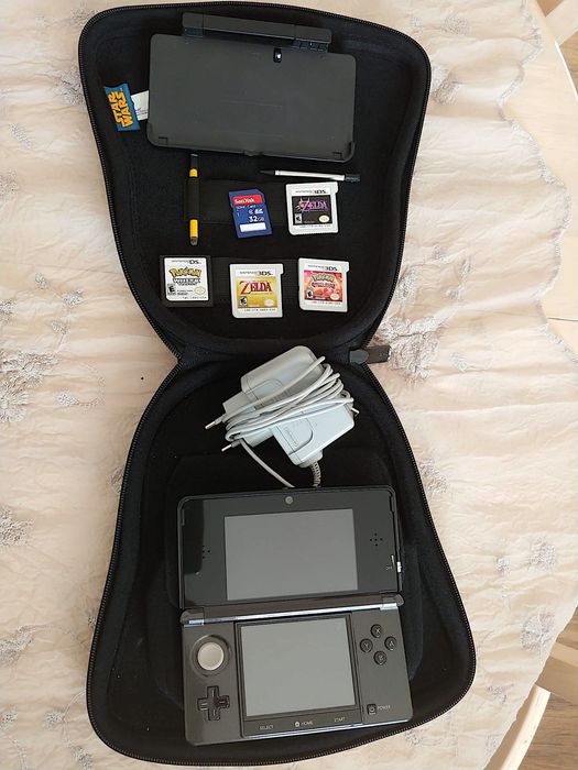 Nintendo 3DS + 4 jocuri Zelda Pokemon  PSP