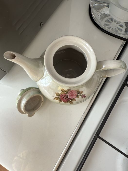 Отдам заварочный чайник