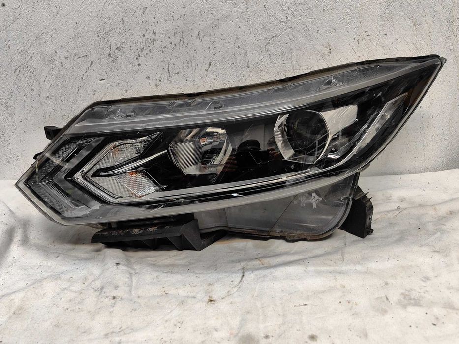 Оригинален фар Нисан  Nissan Qashqai Led