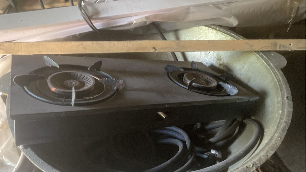 Продам газовую плиту