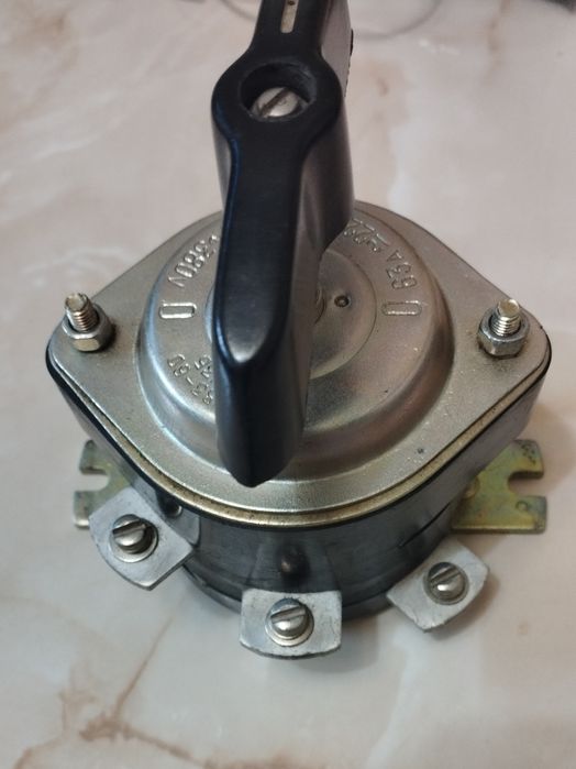 Продам покетный выключатель ПВ-3.