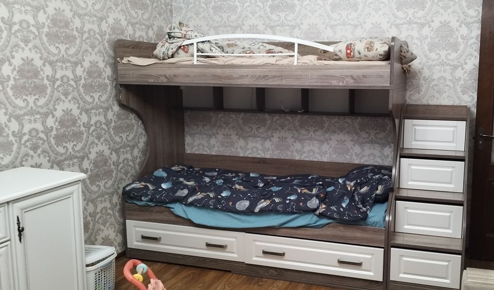 Кровать двухъярусная