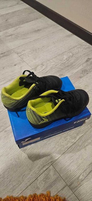 Бутсы футбольные