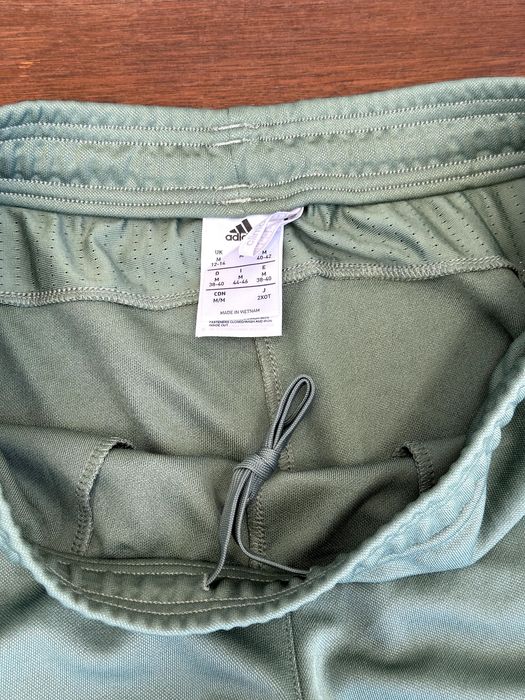 Дамско долнище Adidas (Tiro 25 Essentials) - размер М, Отлично състояние