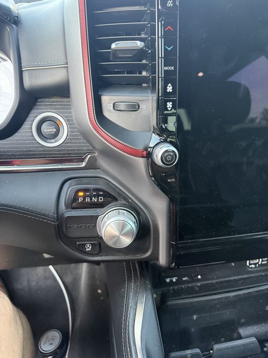 RAM 1500 Limited за части !!