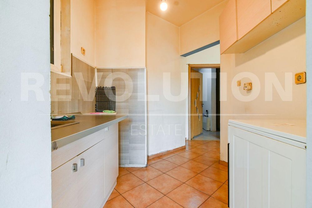 Продава се Двустаен апартамент в София, Редута - 81 кв.м за 2457 €/кв.м - Снимка #2
