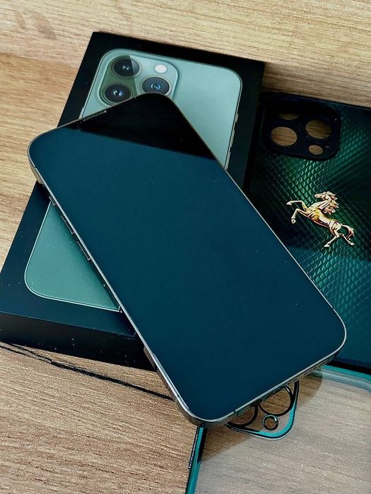 iPhone 13 Pro КАТО НОВ + подаръци