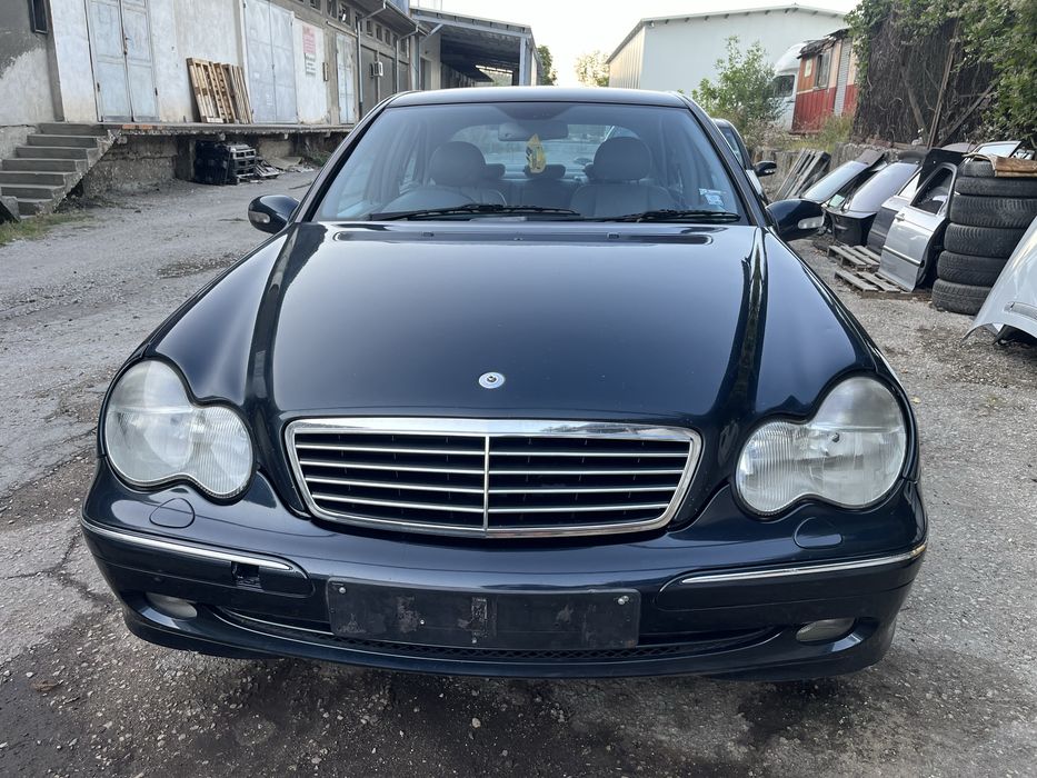 На части 3 броя Mercedes C-class W203 (бензинови)