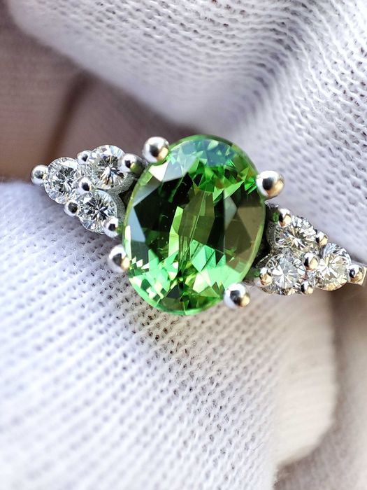 Inel Aur 18K Cu Tsavorit Natural Tsavorite Si Diamante Unicat Diamant