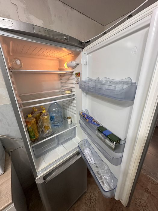 Холодильник Indesit