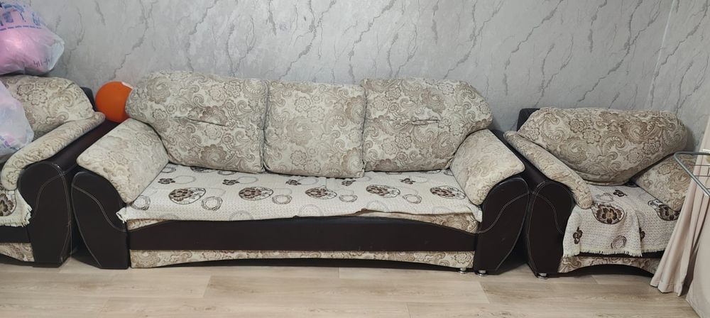 Продам диван,самовывоз