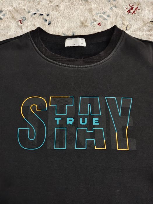 Футболка STAY TRUE