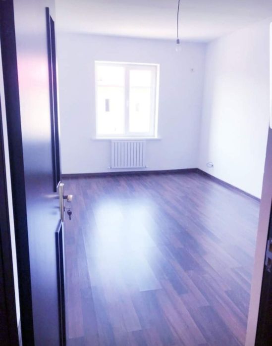 Продается 3/5/5 Новостройка Метро Ташкент 2-км Срочно!!!