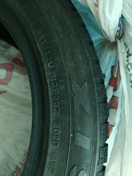 Продам шины Maxxis комплект четыре штуки