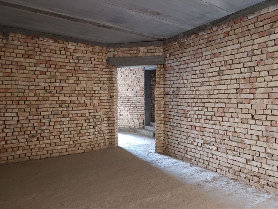 Уй сотилади (коробка холатда)