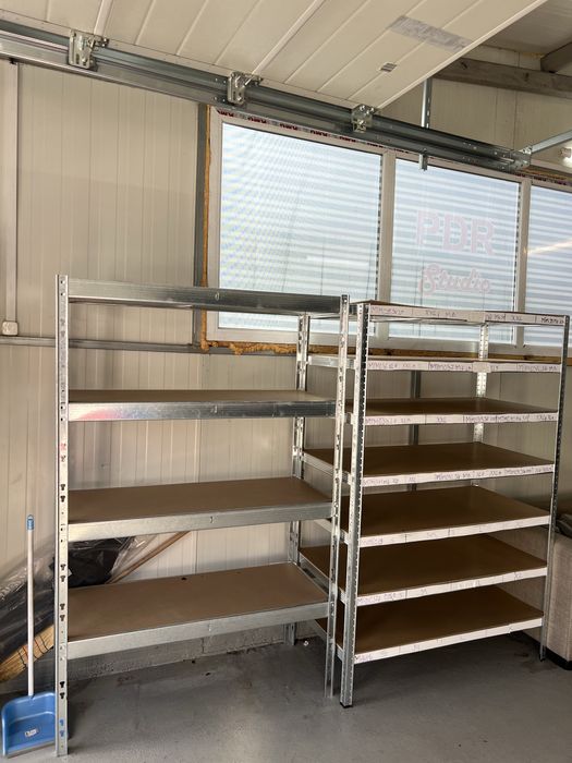 Стелажи 2 броя 180см