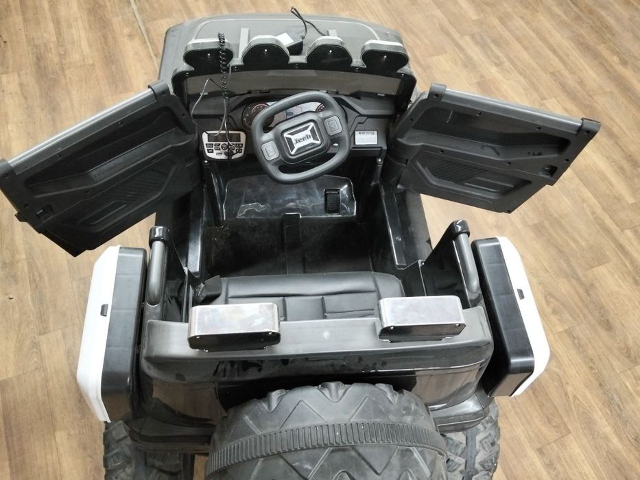 Продаётся детский электромобиль