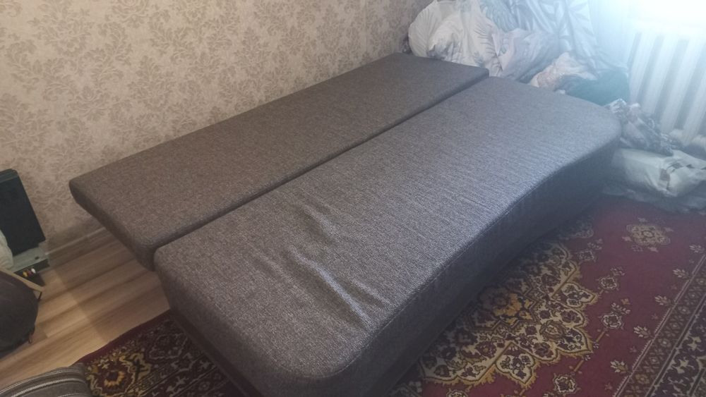 Продается диван корричнего цвета