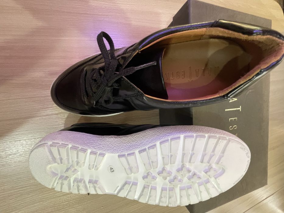 кроссовки кожанные Италия