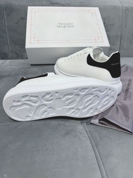 Adidasi Alexander Mcquern “ White” Black”