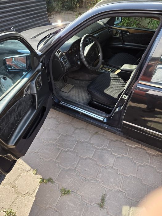 Продам Мэрс авангард 1999