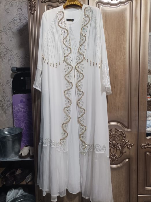 Toʻy libosi sotiladi