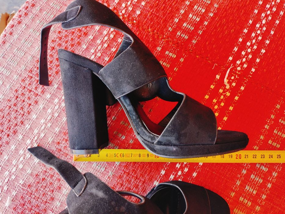 Sandale elegante damă Kayla toc gros –aspect întors / catifelat și barete late – Mărime 36