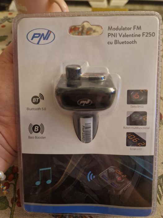 Modulator FM cu bluetooth