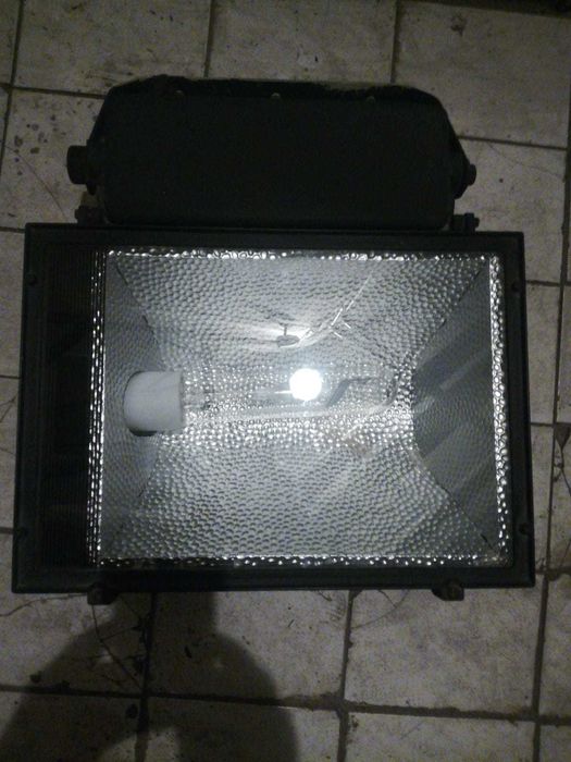 Прожектор для освещения наружного, металогалогенный