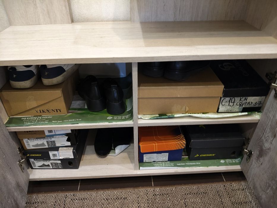 Продам шкаф в прихожую