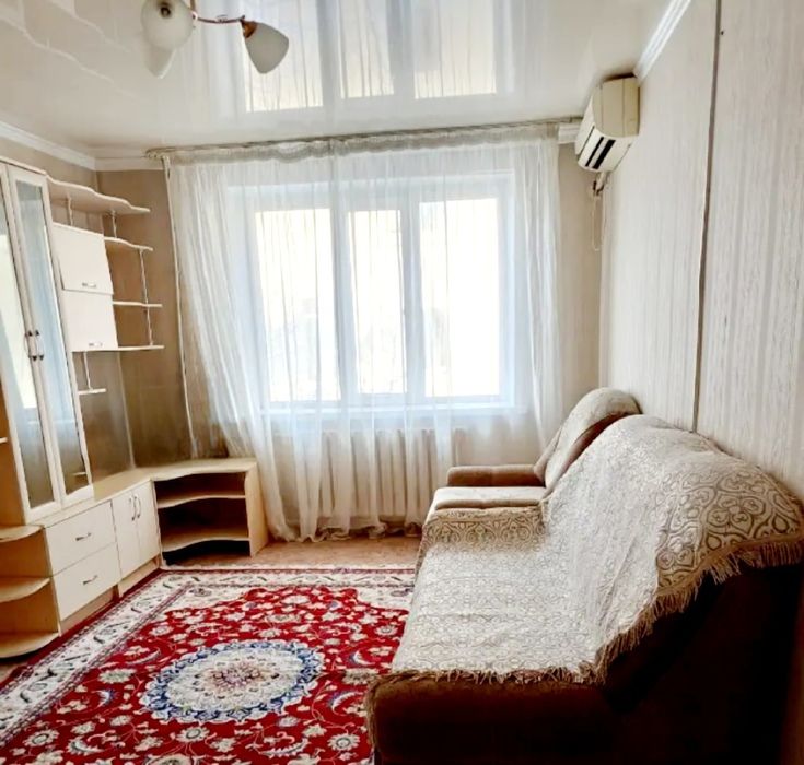 продам 2-х ком. центр 3-этаж