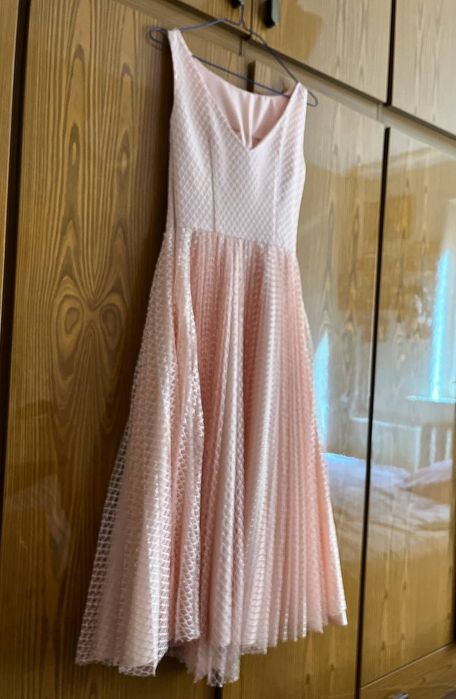 Вечернее платье (на выпускной, праздник)