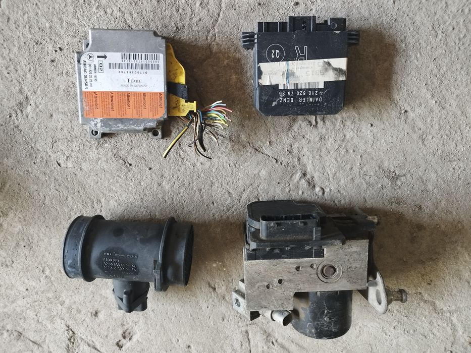 Части за Мерцедес 200Е