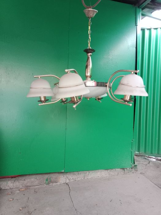 Продам люстру бу