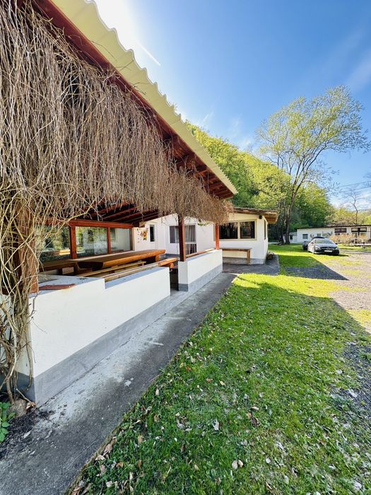 Cabana de inchiriat