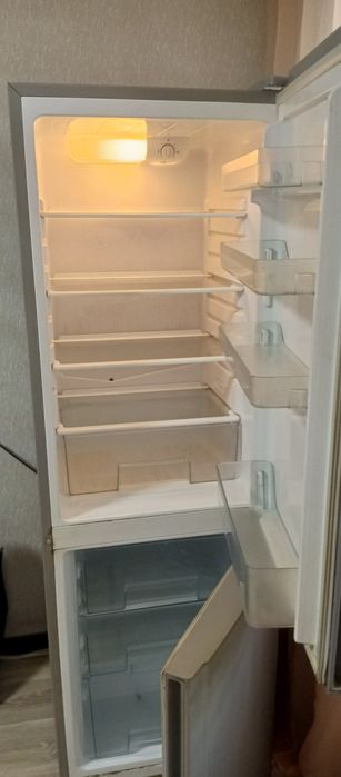 Продам холодильник Самсунг