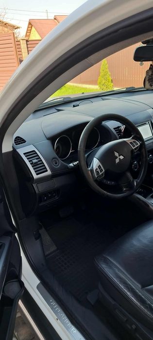 Mitsubishi Outlander 2.2 Diesel 156 CP | Automată | 4x4 | 7 locuri