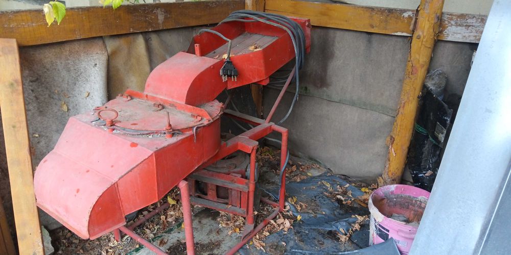 Фуражомелка трифазна