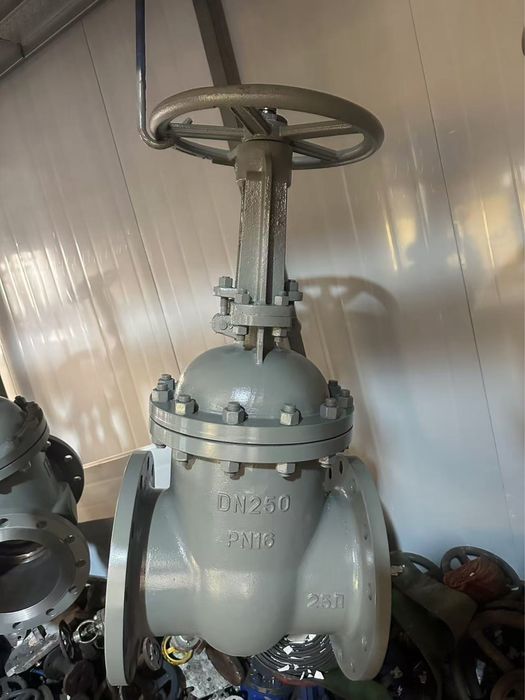 Задвижка сотилади