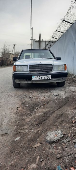 Мерседес 190-тый Объёмом-2.2