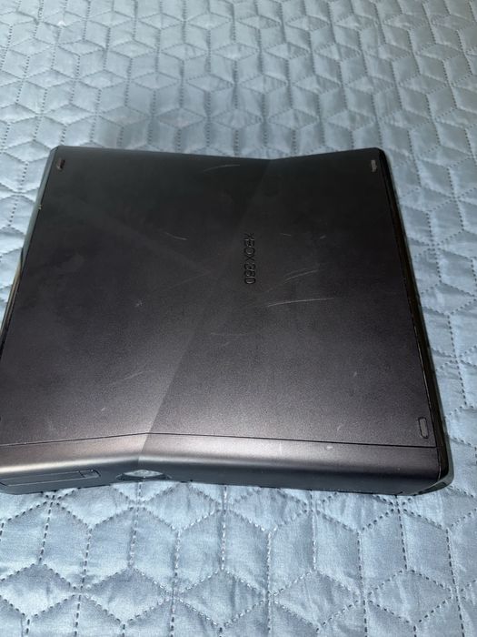Xbox 360 slim(перфектен)