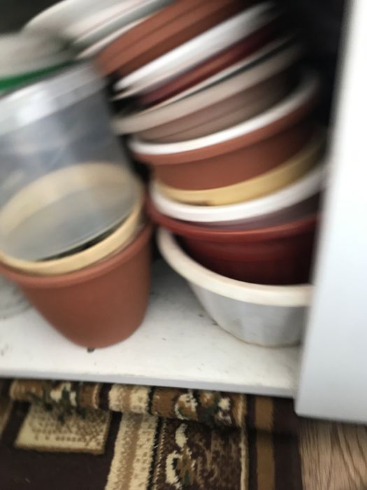 продаю горшки для Цветов