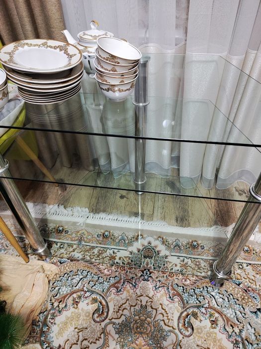 Подставка стеклянная для телевизора