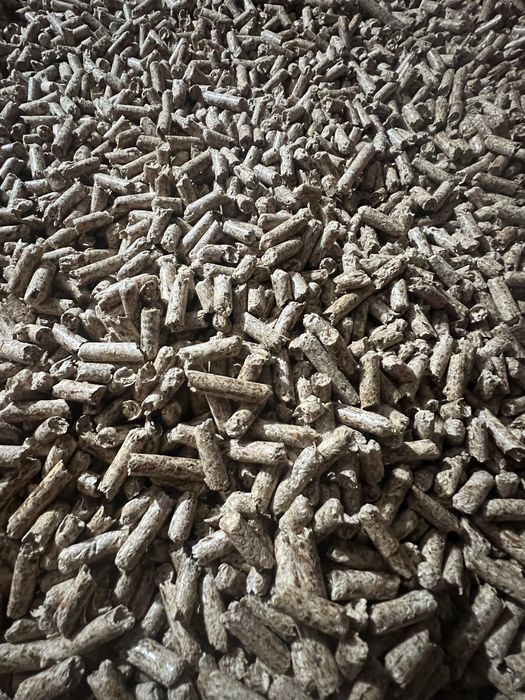 Peleti de brad cu putere calorica mare