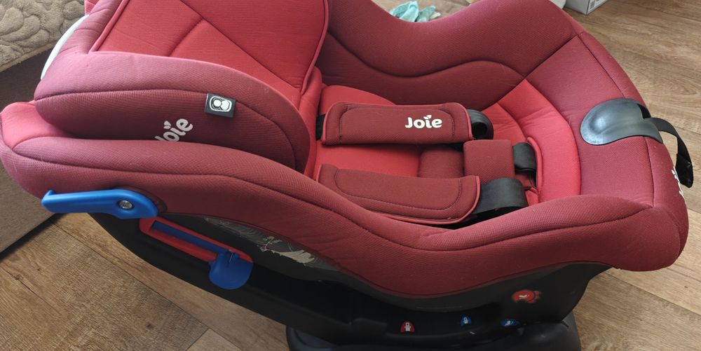 Продается детское автокресло Joie steadi
