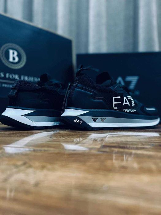 EA7 Armani мужские кроссовки РАЗМЕР 44.5